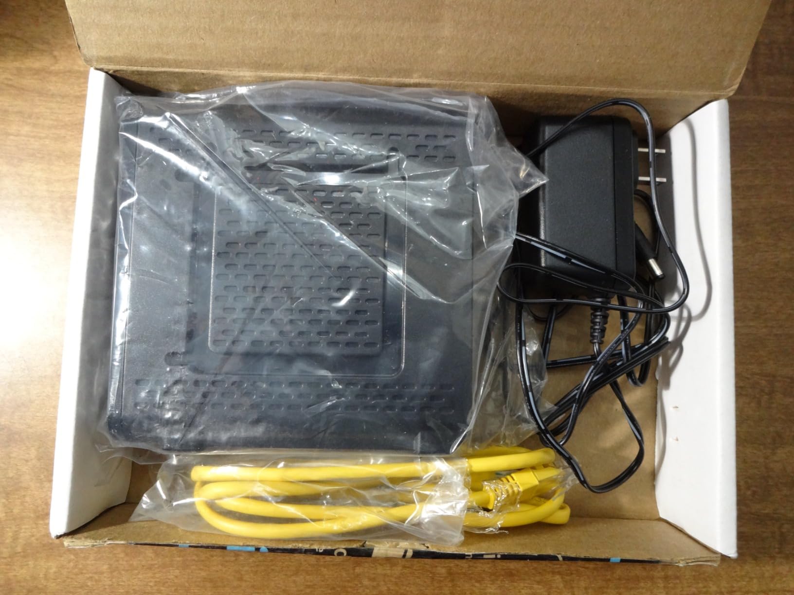 ARRIS SURFboard mAX Plus (8x4) DOCSIS 3.0 Cable Modem, approved for Cox, Spectrum, Xfinity & more customer photo 2