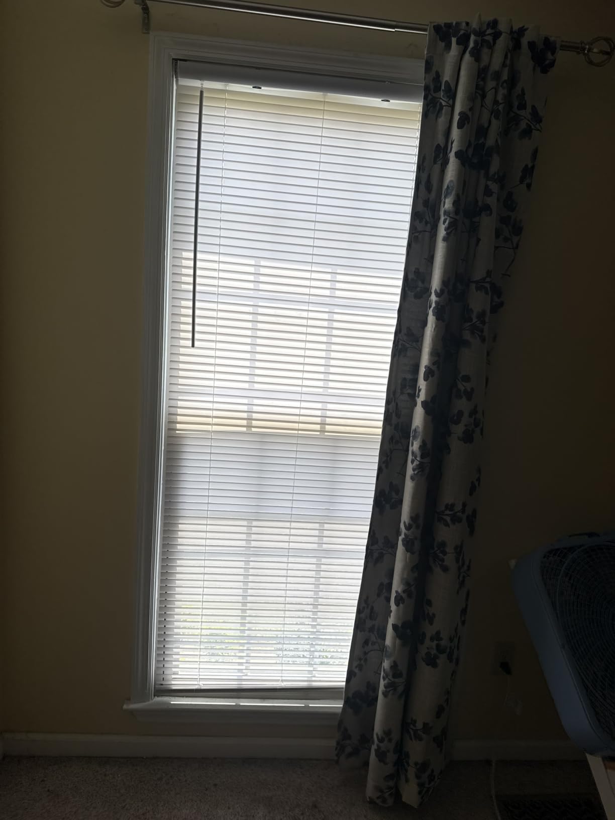 Cordless Light Filtering Mini Blind, 27 x 64 in, Pearl White customer photo 1