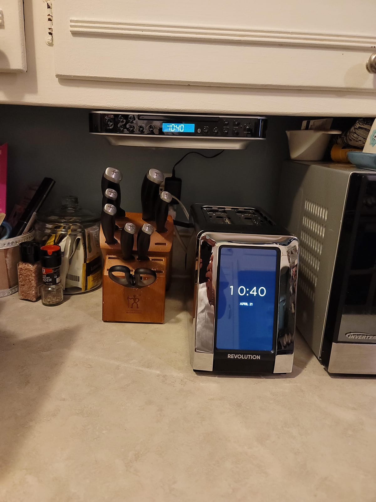 iLive Wireless Under The Cabinet Kitchen CD Player Radio Bluetooth Speaker System customer photo 1
