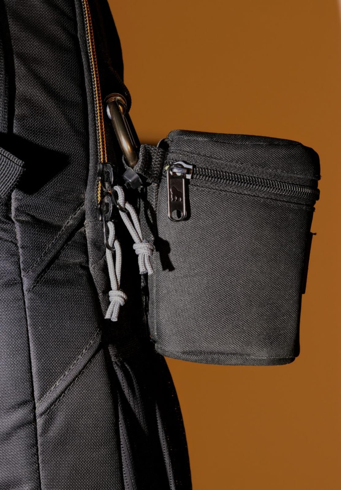 Lowepro LP36899PWW Slingshot Edge 250 AW - A Secure, Slim, Smart and Protective Sling for a Compact DSLR or DJI Mavic Pro/Mavic Pro Platinum,Black,9.06 x 4.72 x 8.27 in customer photo 2