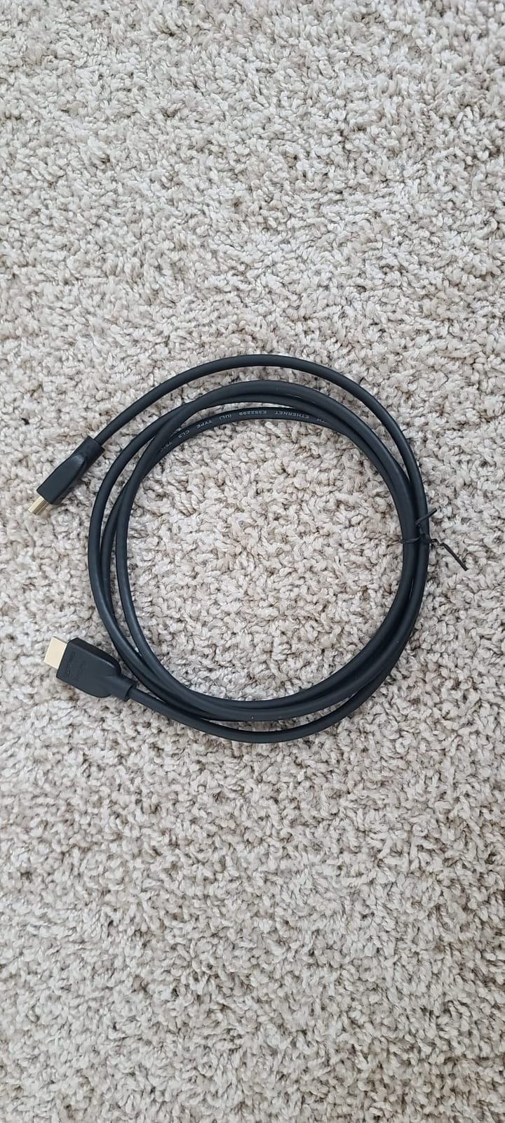 Amazon Basics HDMI Cable, 6ft, 4K@60Hz, High-Speed 4K HDMI 2.0 Cord with Ethernet, 18Gbps, 2160p, 48 bit, Compatible with TV/PS5/Xbox/Roku/Blu-ray, Black customer photo 1