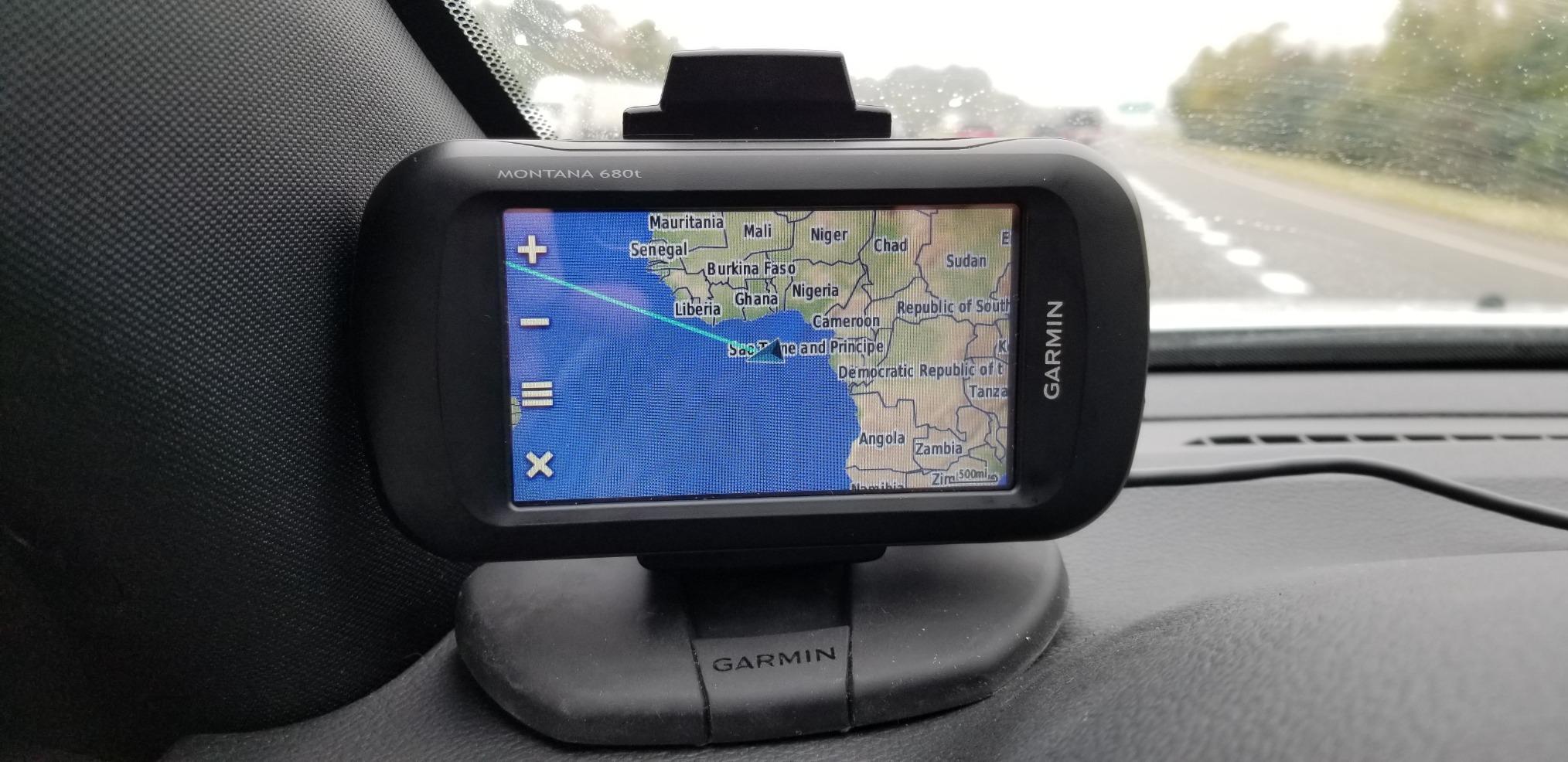 Garmin Montana 680t, Touchscreen Hiking Handheld, GPS/GLONASS and Preloaded TOPO Maps, 8 Megapixel Camera customer photo 2