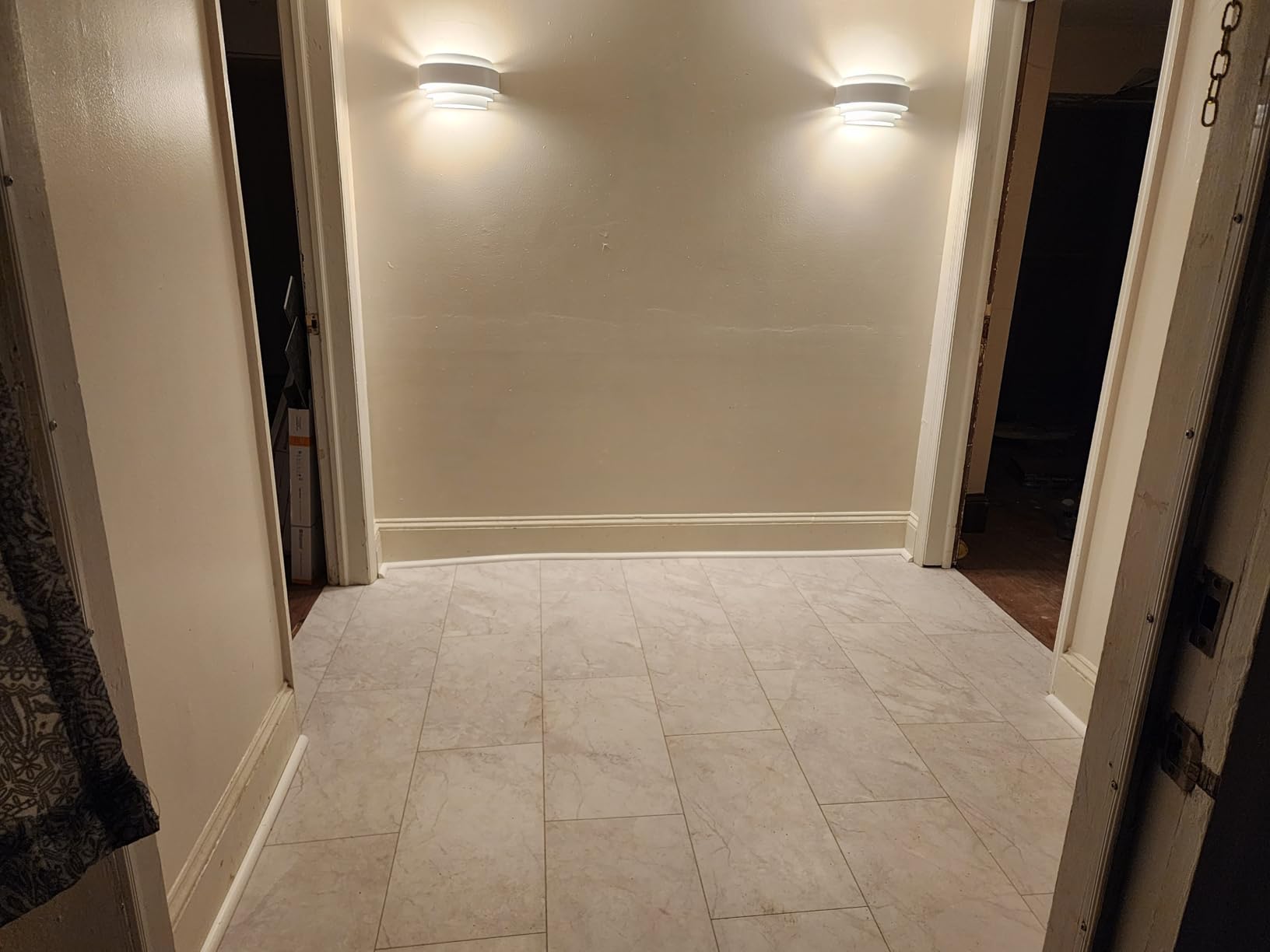 LightInTheBox Modern Wall Sconce Indoor Wall Light Fixture Half Moon Metal Wall Lamp White for Stair Hallway Home Theatre Bedroom (1PCS) customer photo 2