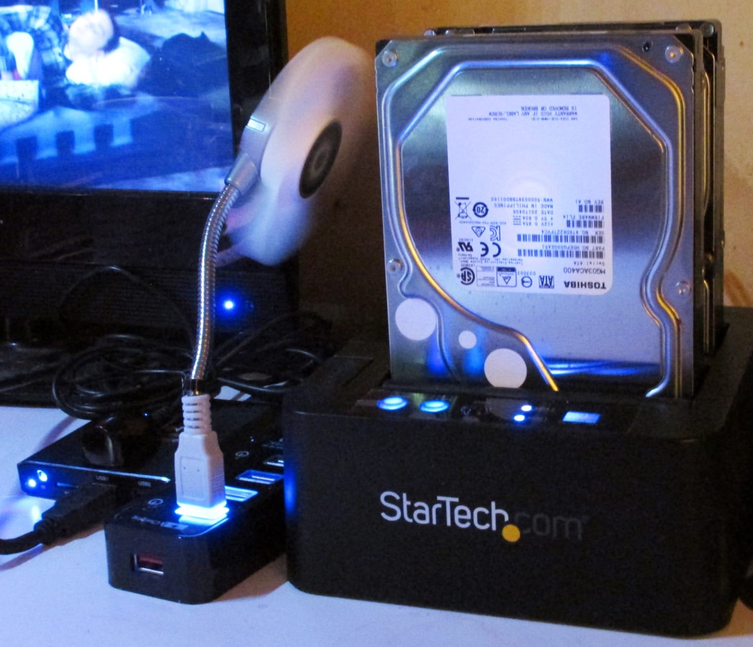 StarTech Dual-Bay 2.5/3.5in SATA Duplicator Dock, 28GB/min (SDOCK2U313R) customer photo 1