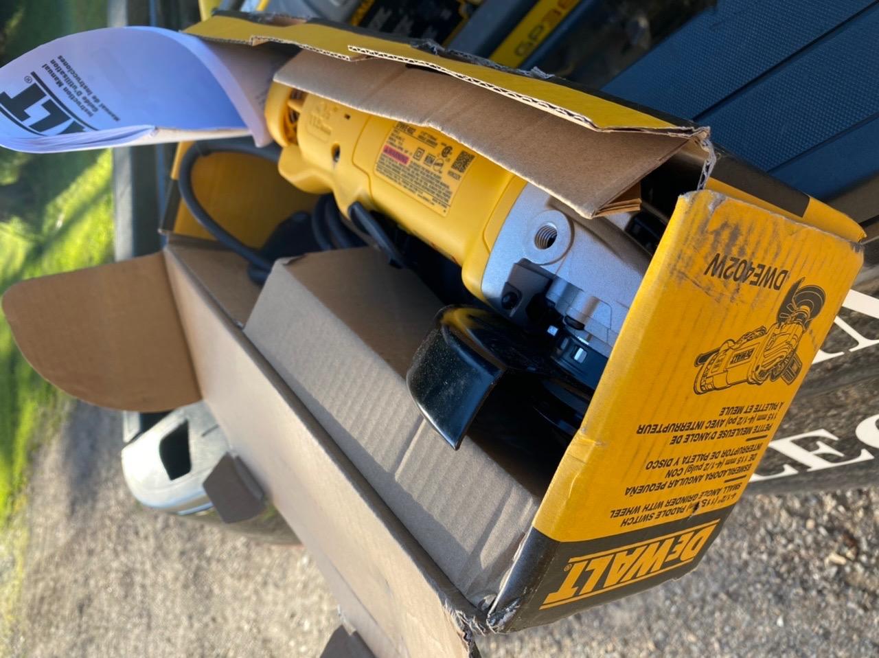 DEWALT Angle Grinder, 4-1/2 in., 11 Amp, 11,000 RPM, Dust Ejection System, Electric Grinder Tool with Abrasive Wheel Included (DWE402W) customer photo 1