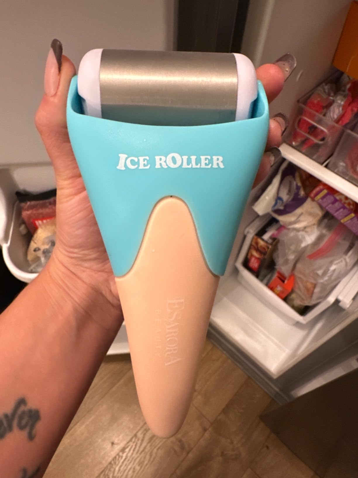 ESARORA Ice Roller for Face & Eye, Puffiness, Migraine, Pain Relief and Minor Injury, Skin Care Products customer photo 2