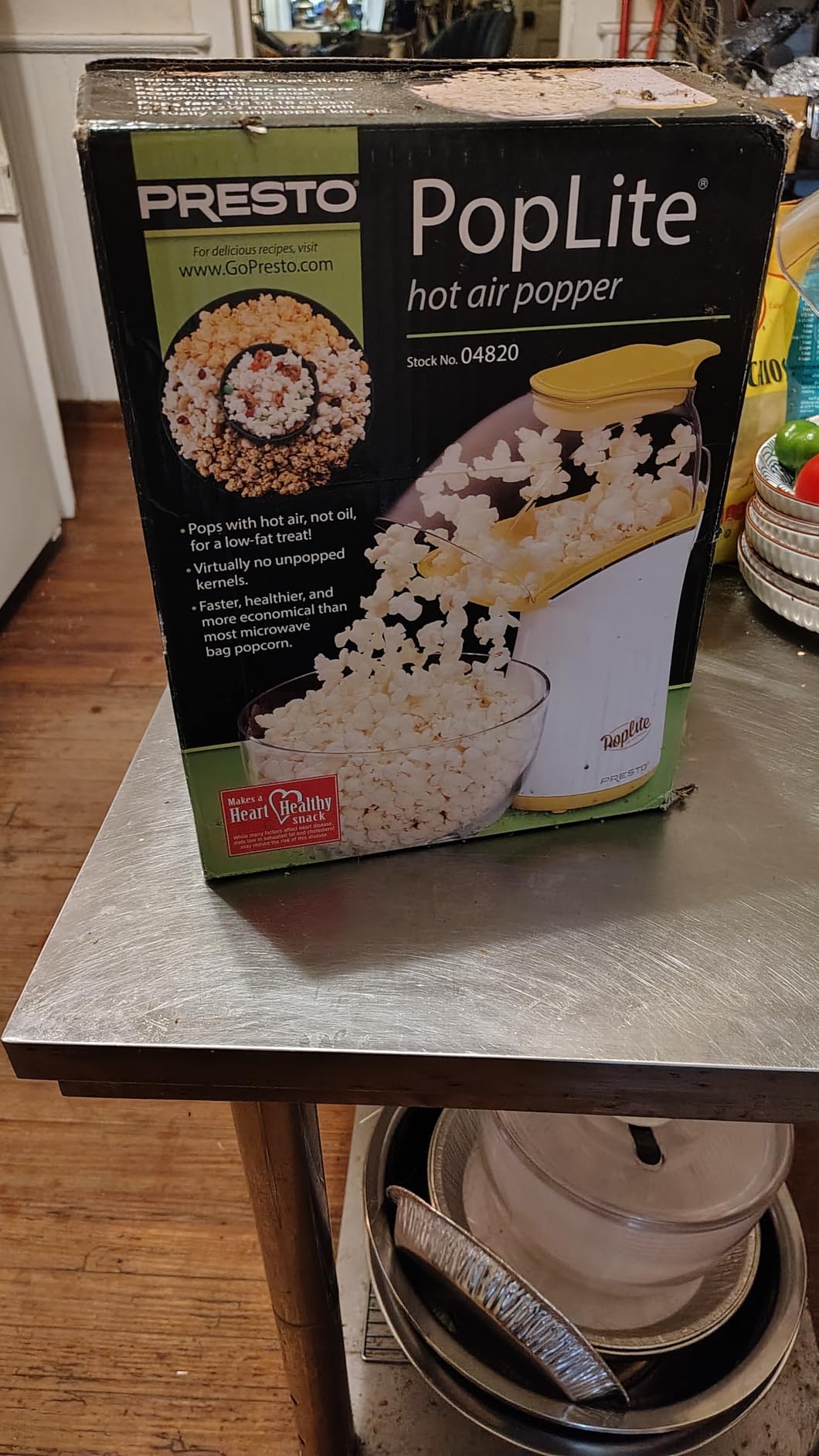 Presto 04863 PopLite Hot Air Popcorn Popper customer photo 2