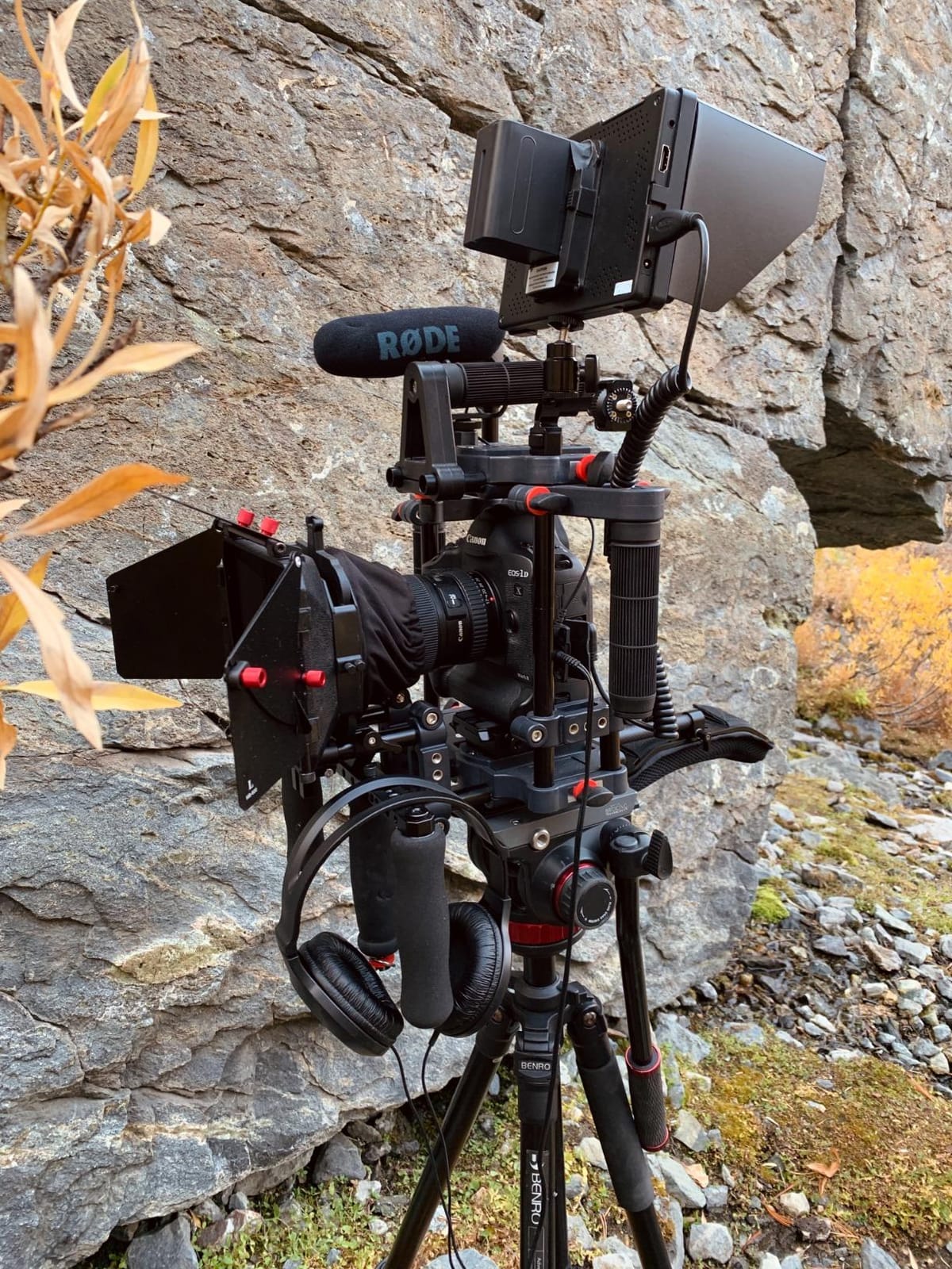 FC-CTH Power Camera Cage with Top Handle, Side Grips & 15mm Rods | Quick-release baseplate with cold shoe mount, work with DSLR cameras up to 17.4 × 16.4 cm inner cage size customer photo 2