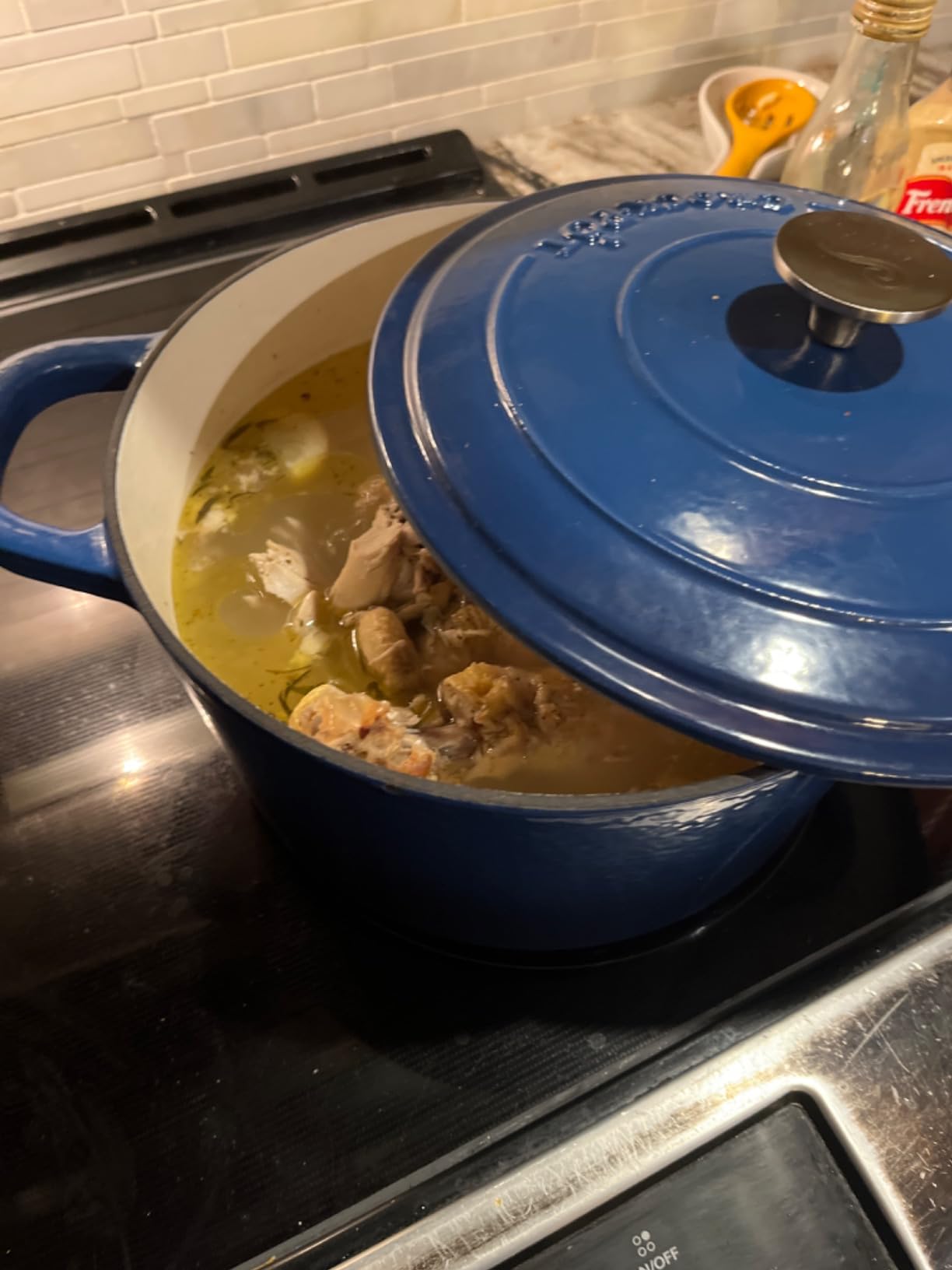 Crock-Pot Artisan 7-Quart Round Enameled Cast Iron Dutch Oven – Sapphire Blue, Durable Heavy-Duty Cookware for Slow Cooking, Baking, Roasting with Lid customer photo 1