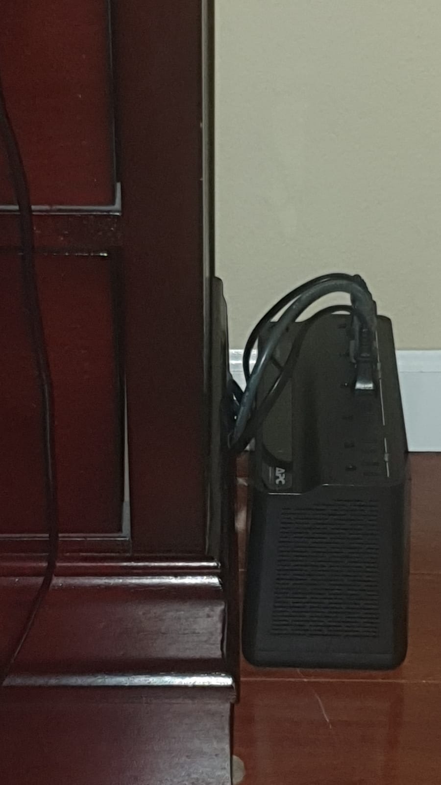 APC UPS 425VA/225W UPS Battery Backup for Router, Small Electronics, BE425M customer photo 2