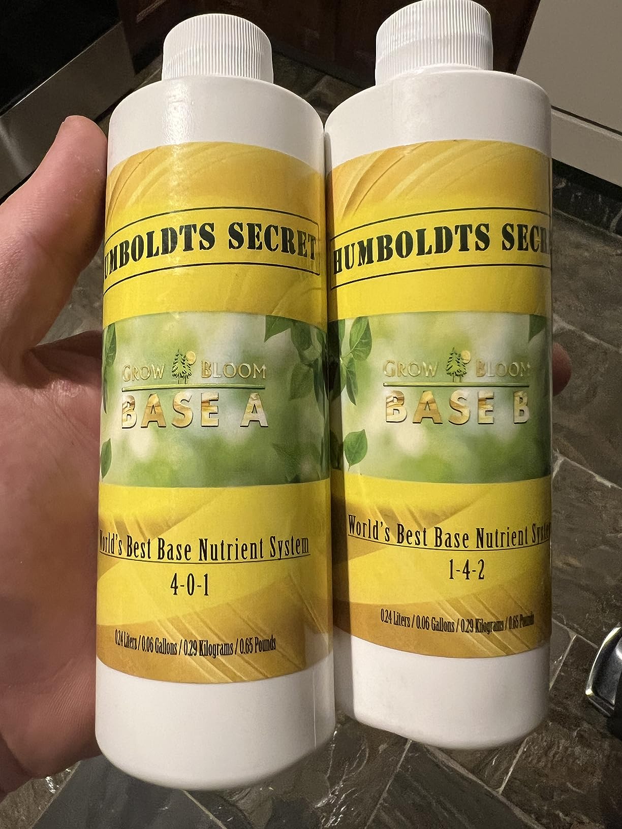 Humboldts Secret Base A & B Liquid Fertilizer, Hydroponic, 32 Ounce Set customer photo 1