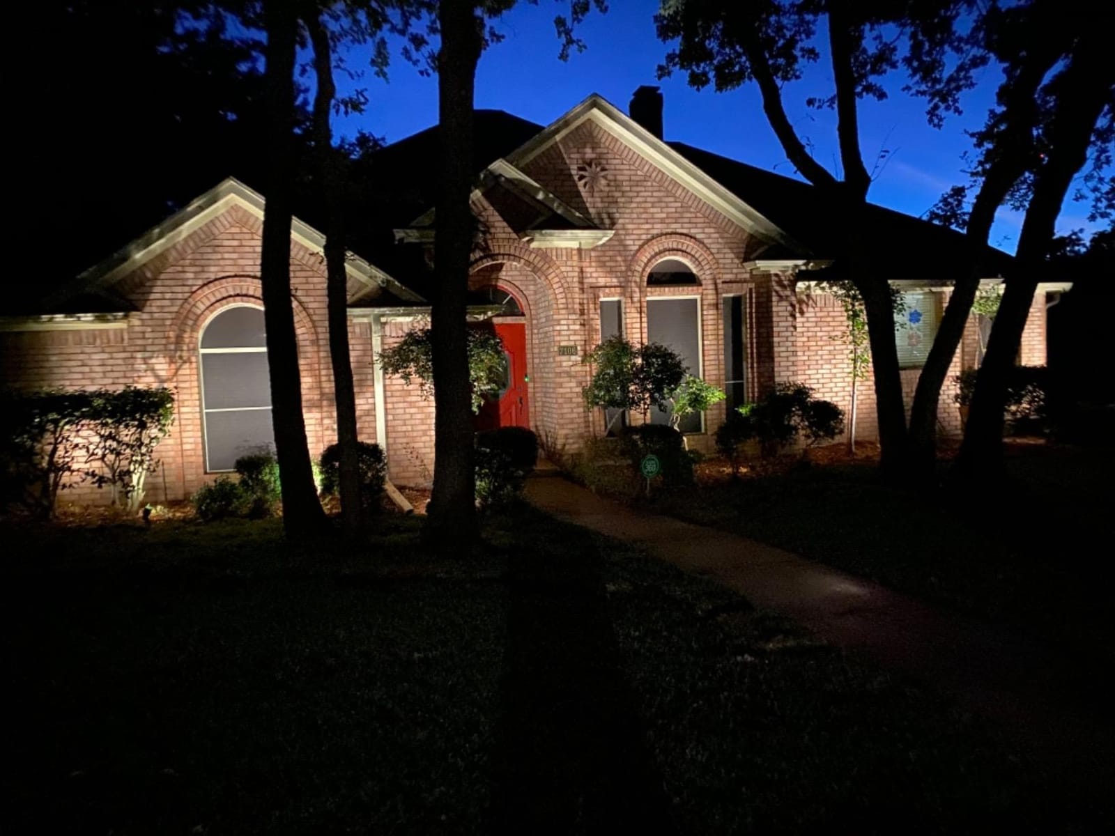 Malibu 120 Watt Power Pack with Sensor and Weather Shield for Low Voltage Landscape Lighting Spotlight Outdoor Transformer 120V Input 12V Output 8100-9120-01 customer photo 1