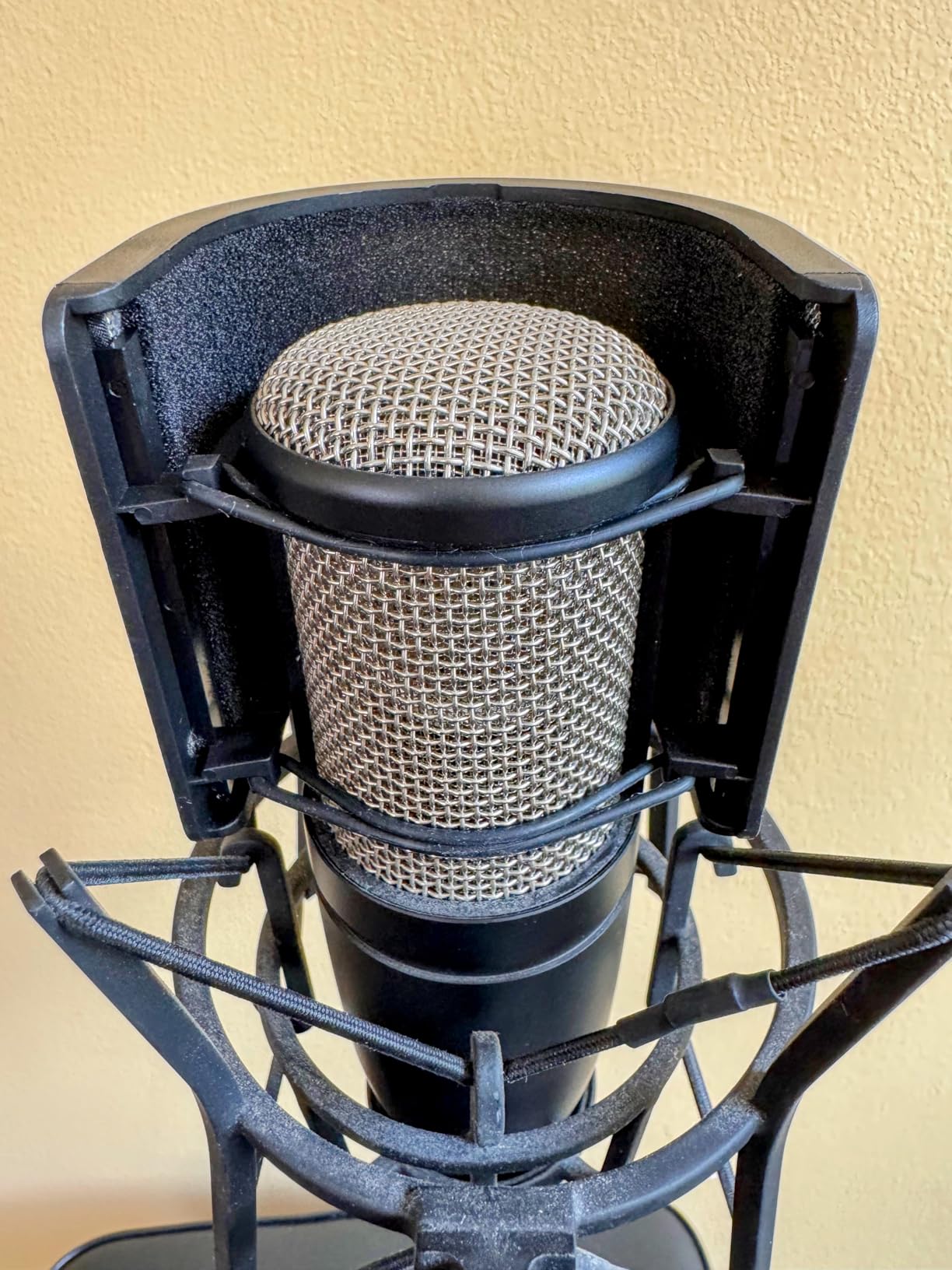 Pop Filter,PEMOTech [Upgraded Three Layers] Metal Mesh & Foam & Etamine Layer Microphone Windscreen Cover Handheld Mic Shield Mask,Microphone Accessories for Vocal Recording,Youtube videos,Streaming customer photo 2