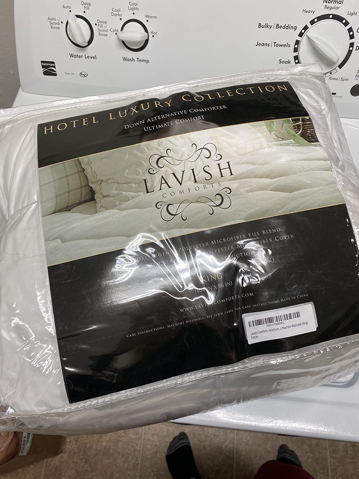 Down Alternative Comforter Queen Size - Fluffy Duvet Insert - Puffy Premium All Season Winter - Luxury Breathable Hotel Plush Comforter - Queen, White, 86x86 inches - Eco-Compressed Packing customer photo 1