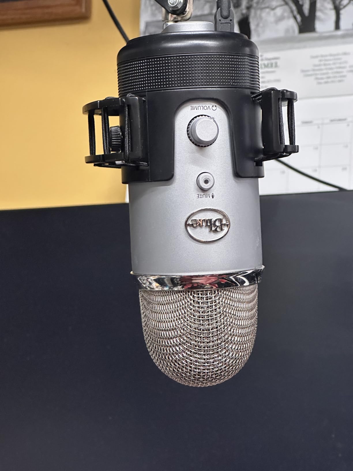 Logitech Creators Blue Yeti USB Microphone for PC, Mac, Gaming, Streaming, Podcasting, Studio and Computer Condenser Mic with Blue VO!CE Effects, 4 Pickup Patterns, Plug and Play - Midnight Blue | Mac, Gaming, Streaming, Podcasting, Studio and Computer Condenser Mic, VO!CE Effects, 4 Pickup Patterns, Plug and Play customer photo 2