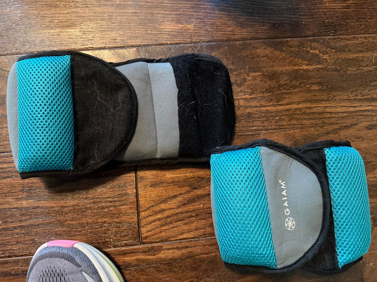 Gaiam Ankle Weights, Wearable Bracelet to Strengthen, Tone & Sculpt, Adjustable Ankle Weights for Women & Men for Yoga, Dance, Pilates, Barre, Cardio, Home & Gym Use customer photo 2