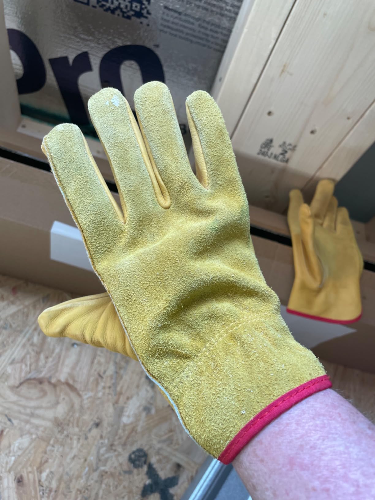 OZERO Leather Work Gloves Flex Grip Tough Cowhide Gardening Glove for Wood Cutting/Construction/Driving/Garden for Men and Women 1 Pair (Gold,Large) customer photo 1