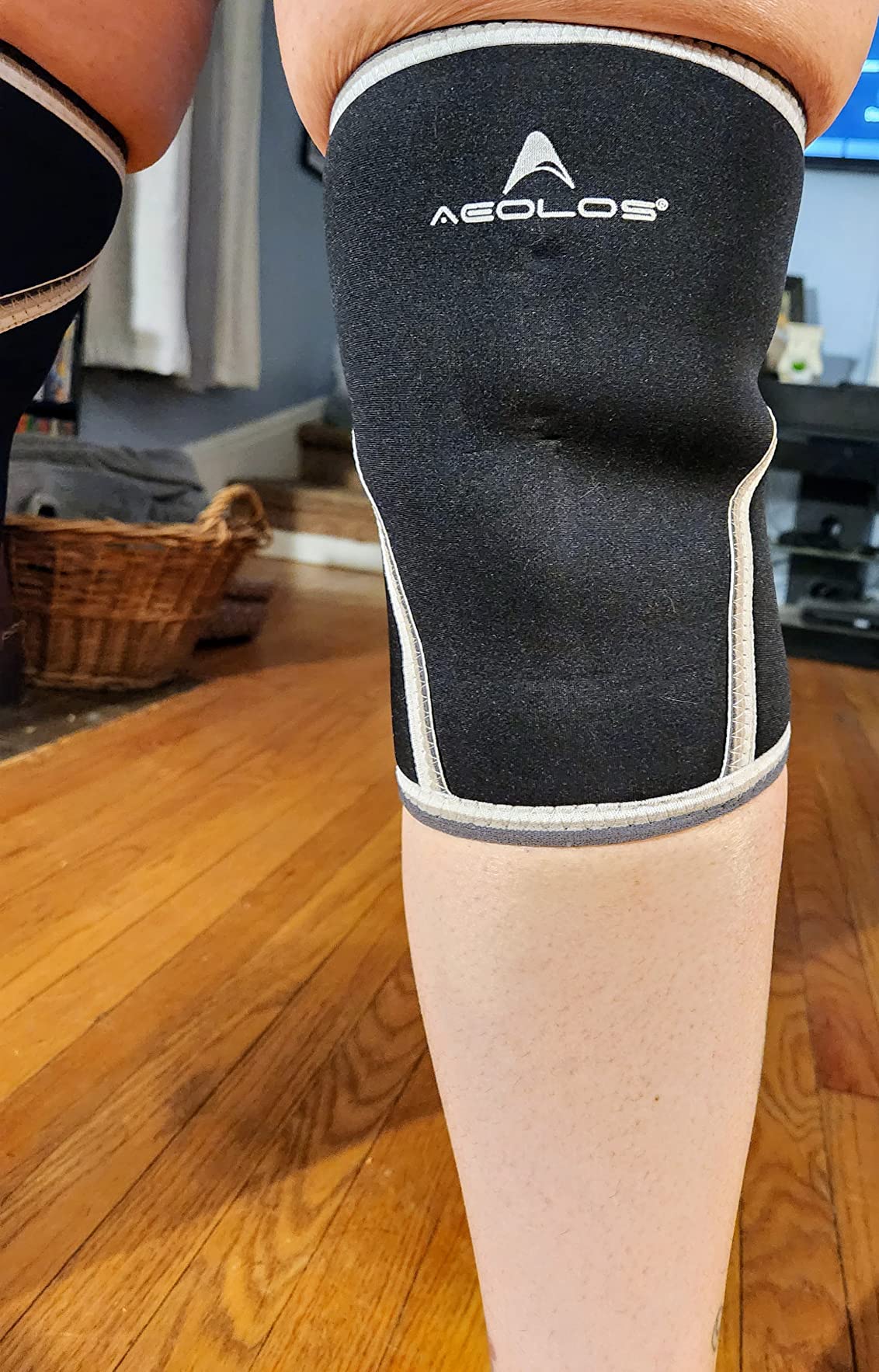 Knee Sleeves (1 Pair)，7mm Compression Knee Braces for Heavy-Lifting,Squats,Gym and Other Sports (Large, Black) customer photo 1