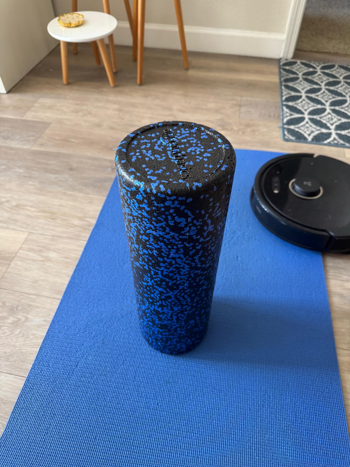 Amazon Basics High Density Foam Roller for Exercise and Recovery, 18 Inches, Blue Speckled customer photo 2