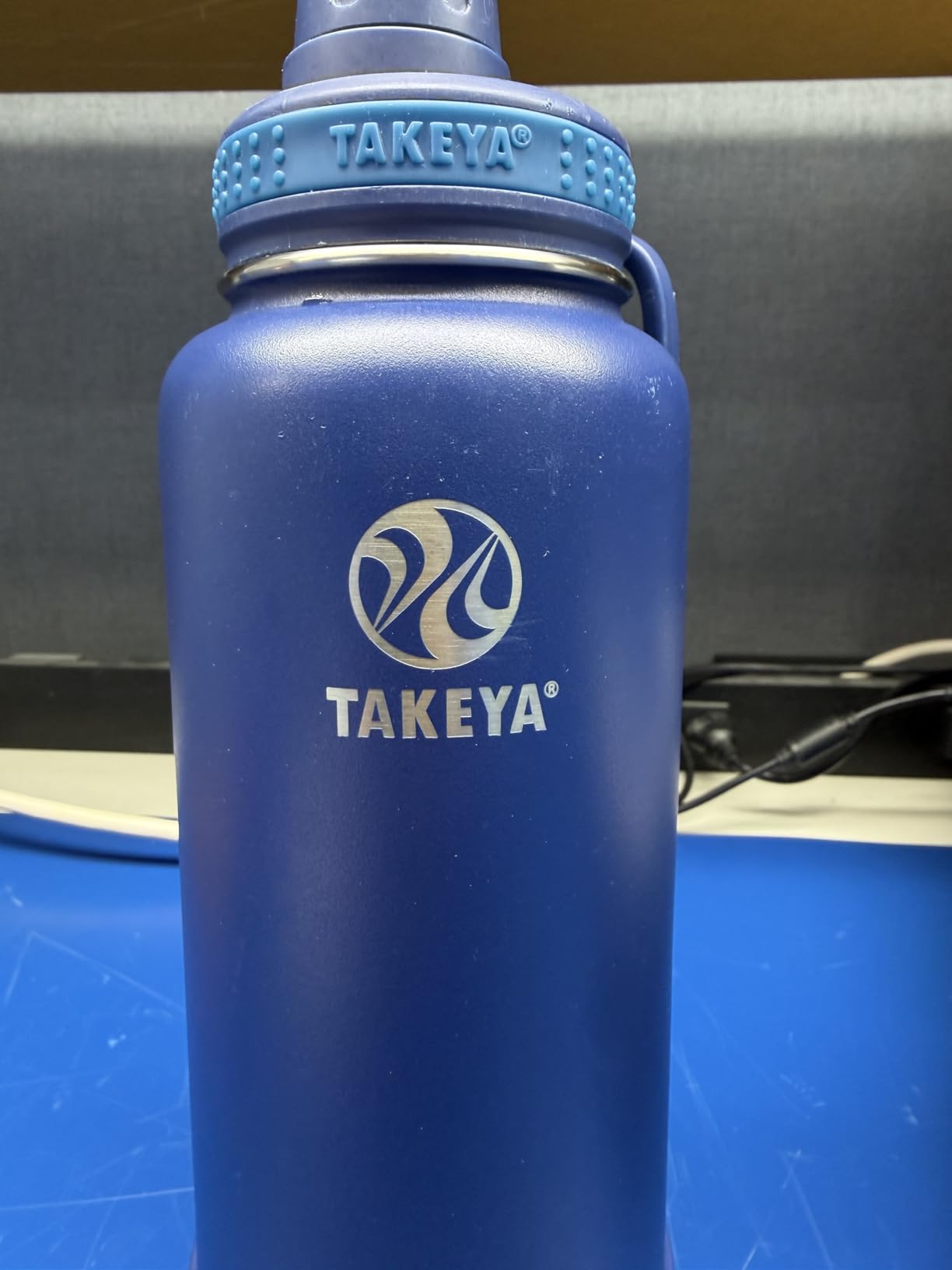 Takeya Actives Insulated Stainless Steel Water Bottle with Spout Lid, 32 Ounce, Midnight customer photo 2