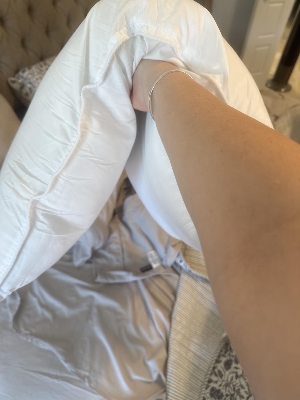 Amazon Basics Down-Alternative Pillows for Stomach and Back Sleepers, Soft Density, Machine Washable, 20 x 36 inches, White, 2-Pack customer photo 1