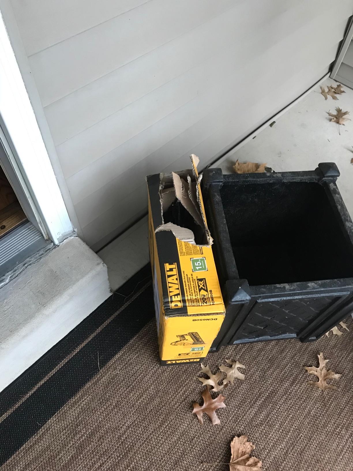 20V MAX XR Lithium-Ion Cordless 15-Gauge Angled Finish Nailer (Tool Only) customer photo 1