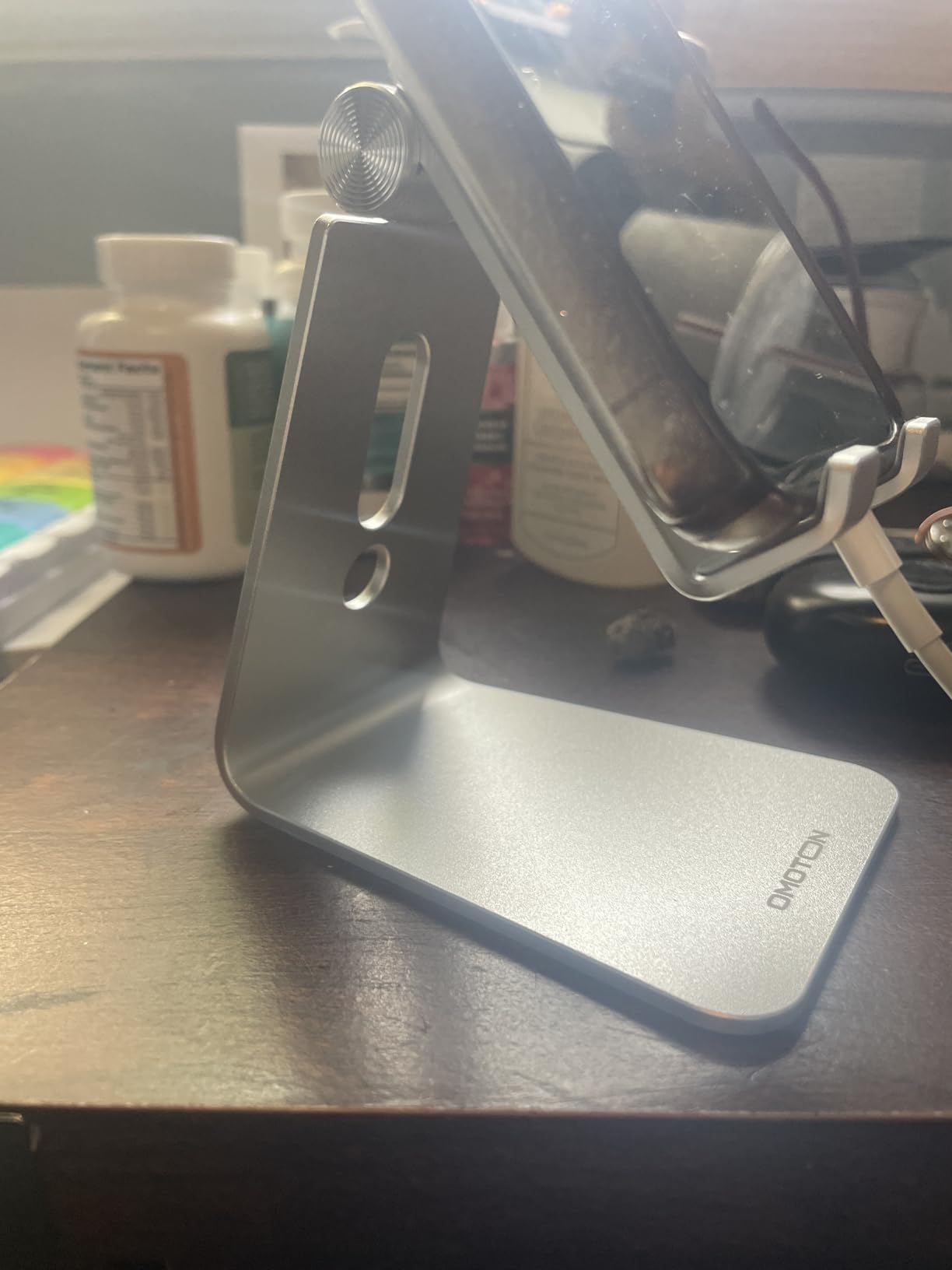 OMOTON C2 Adjustable Aluminum Cell Phone Stand with Charging Cutout, Silver customer photo 1