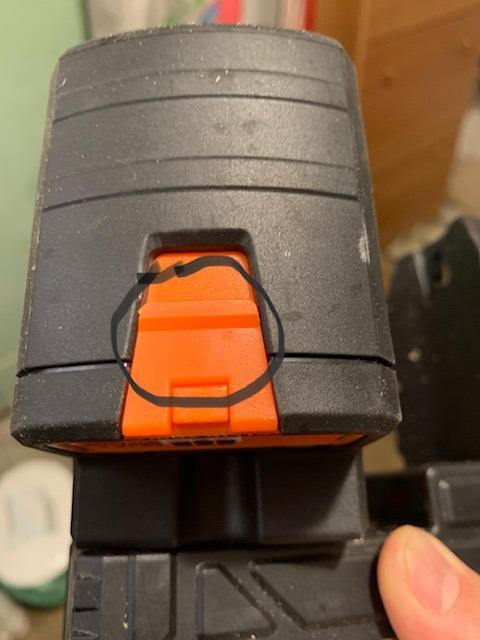 Klein Tools 93LCLS Self-Leveling Class II (≤ 1mW) Laser Level with Bright Red Cross Lines and Plumb Spot, Magnetic and Ceiling Clamp Mounting customer photo 1