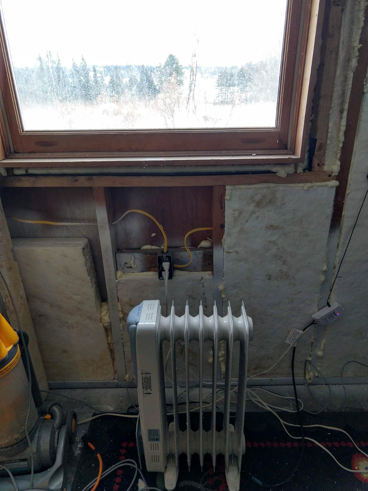 COSTWAY Oil Filled Radiator Heater, 1500W Portable Space Heater with Adjustable Thermostat, 3 Heat Settings, Overheat and Tip-Over Protection, Electric Oil Heater for Living Room Bedroom, Indoor Use customer photo 1