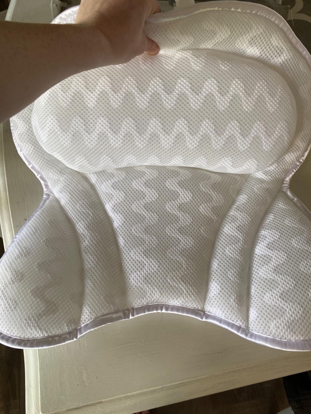 Bath Pillow Bathtub Pillow Back Neck Support Pillow, Spa Cushion for Tub, Relaxing Headrest Bath Pillow, Portable Washable Bathtub Accessories with 3D Air Mesh Thick Soft Bath Pillow (Deluxe) customer photo 1