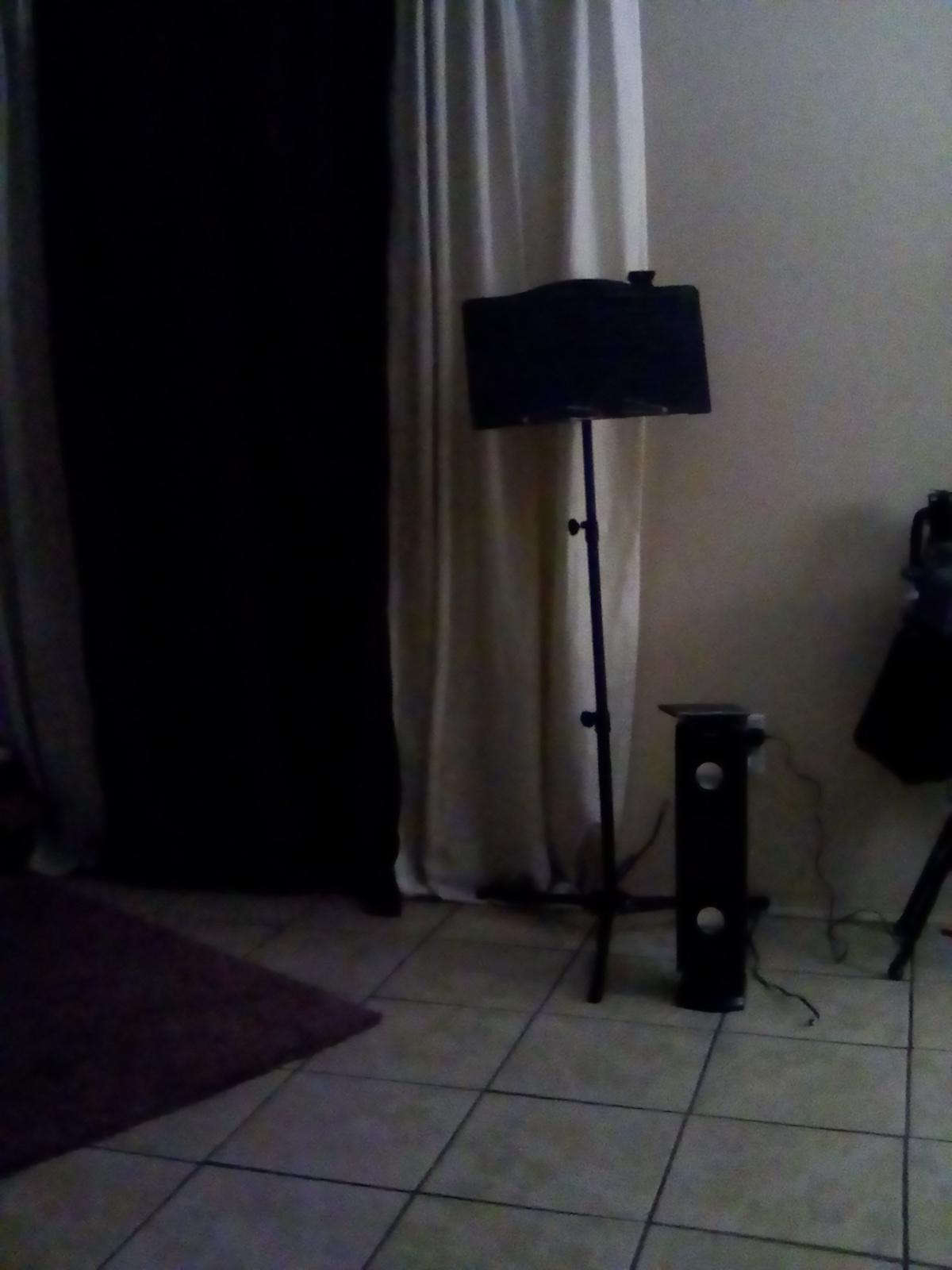 Donner DMS-1 Sheet Music Stand with Light & Carrying Bag customer photo 1