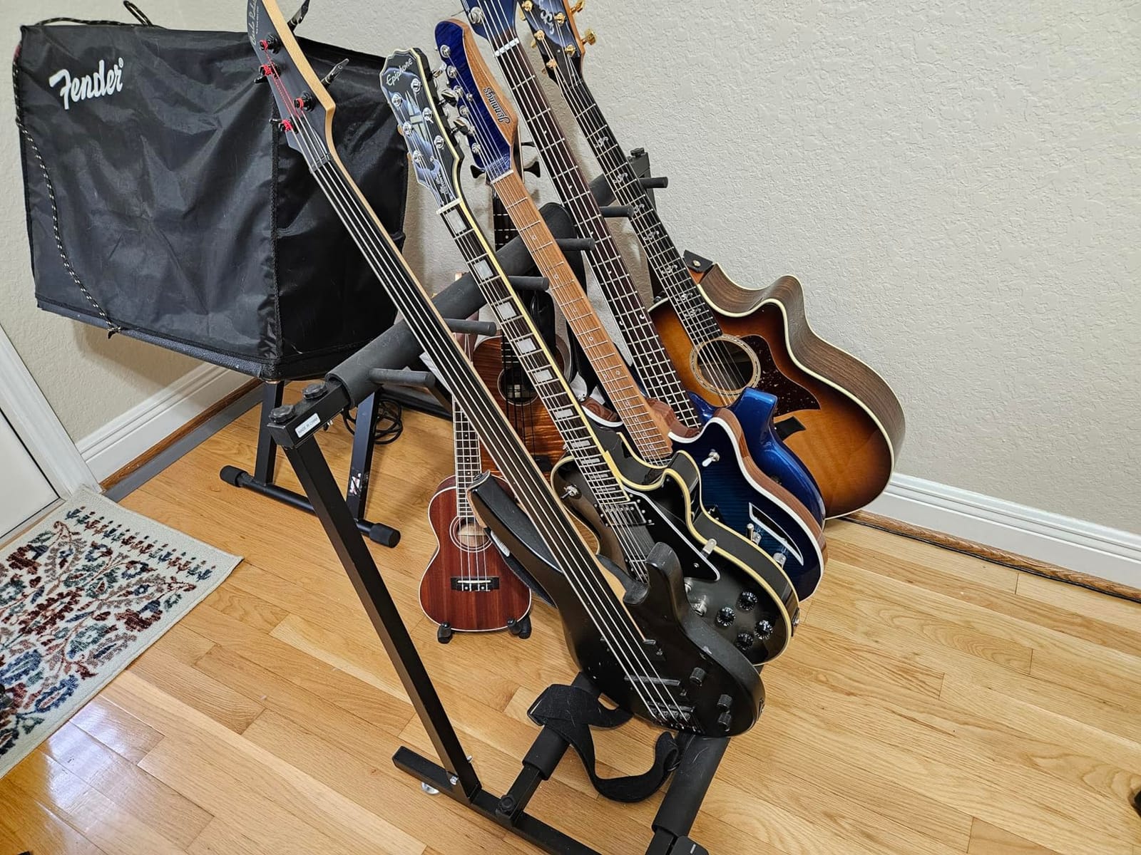 Kuyal Multi-Guitar Display Rack, Folding Stand customer photo 2