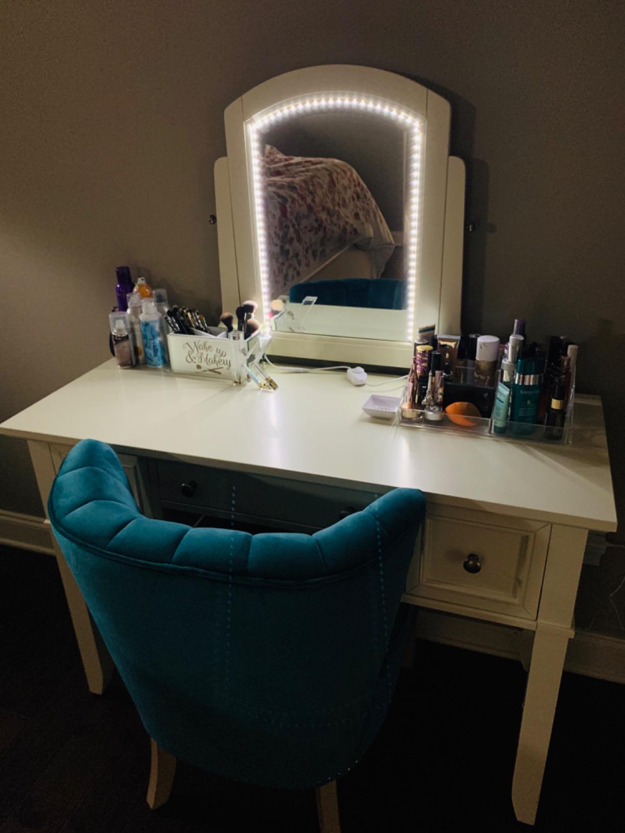 Led Vanity Mirror Lights Kit, ViLSOM 13ft/4M 240 LEDs Make-up Vanity Mirror customer photo 1