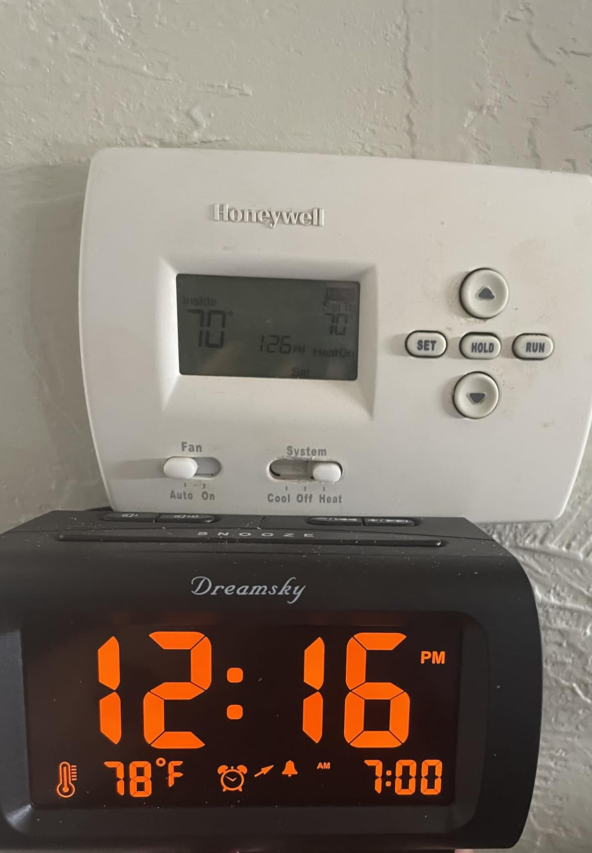 DreamSky Alarm Clock Radio for Bedrooms with Battery Backup customer photo 2