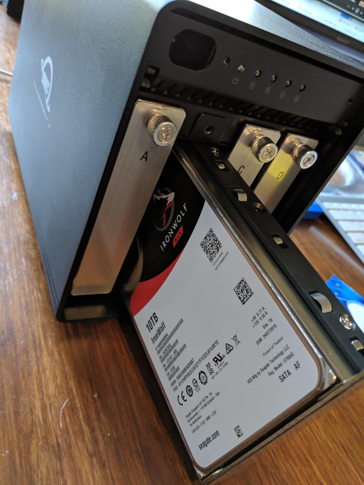 OWC ThunderBay 4 Thunderbolt 40Gb/s Four-Bay SATA Enclosure w/ SoftRAID customer photo 1
