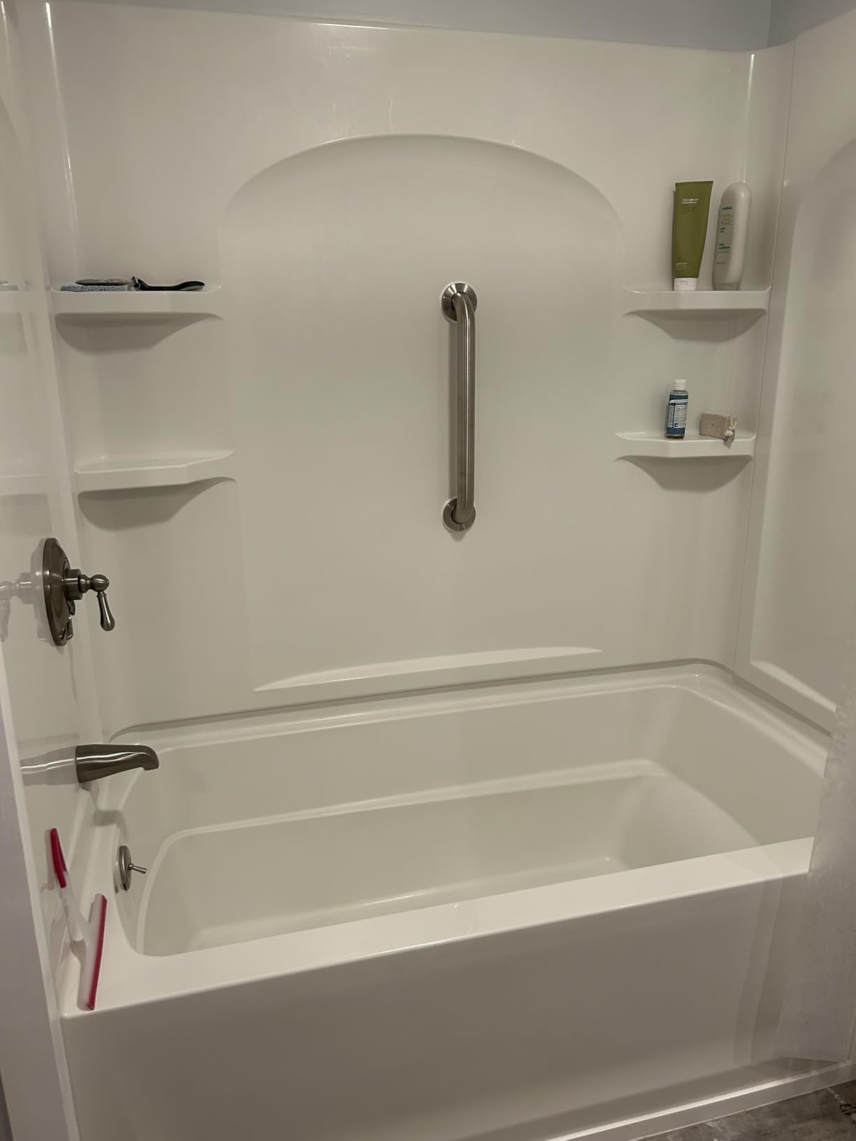 Amazon Basics Bathroom Handicap Safety Grab Bar, 18 Inch Length, 1.25 Inch Diameter, Holds up to 500LBs, ADA Compliant, Stainless Steel customer photo 2