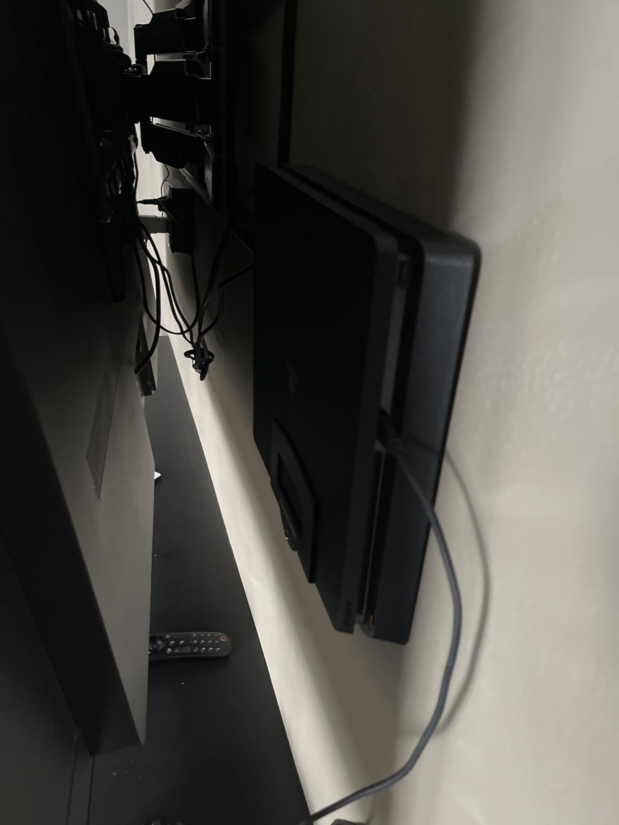 HumanCentric Adjustable Device Wall Mount, Cable Box & Modem Bracket customer photo 1