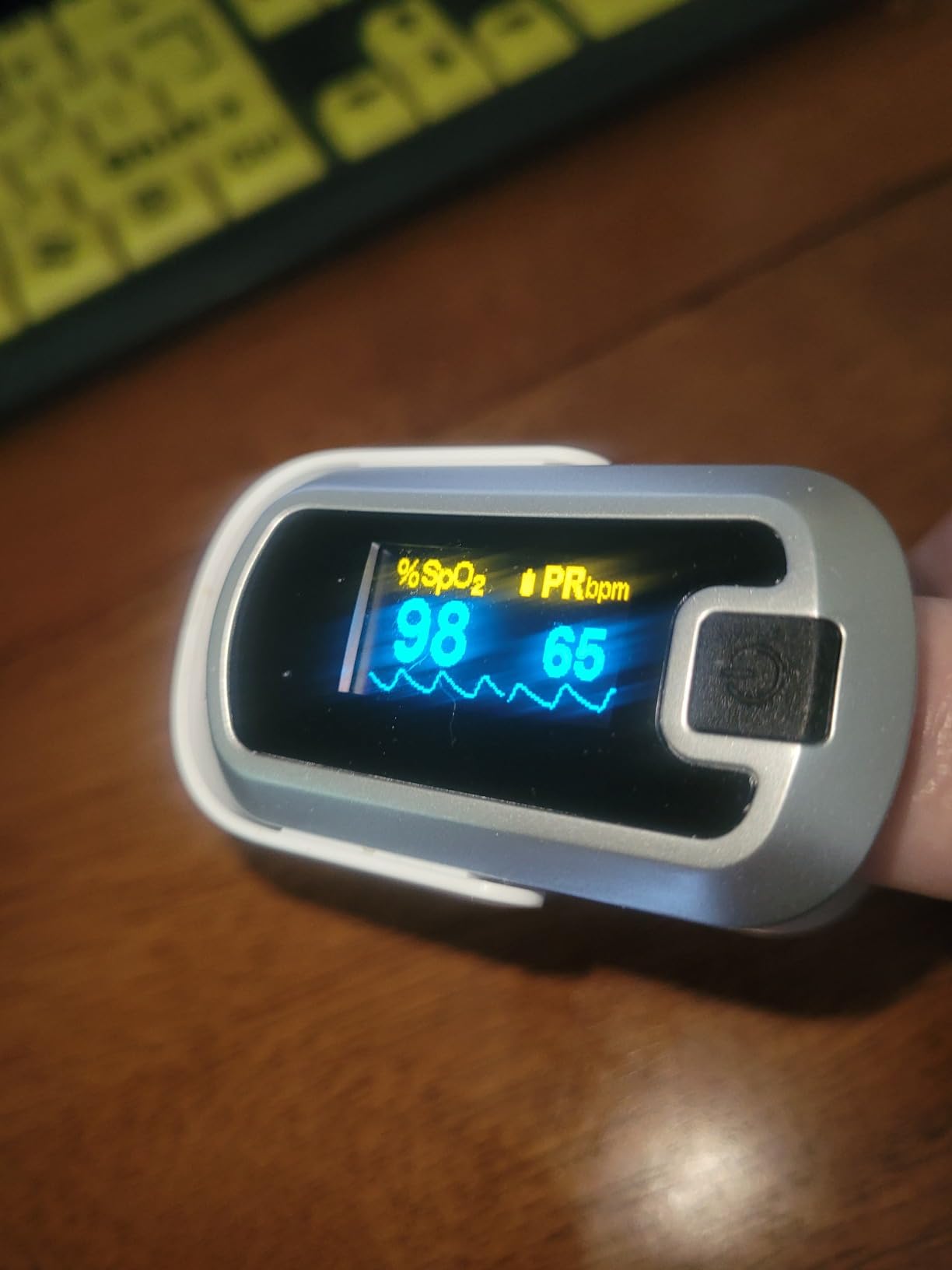 mibest OLED Finger Pulse Oximeter, O2 Meter, Dual Color White/Silver customer photo 2