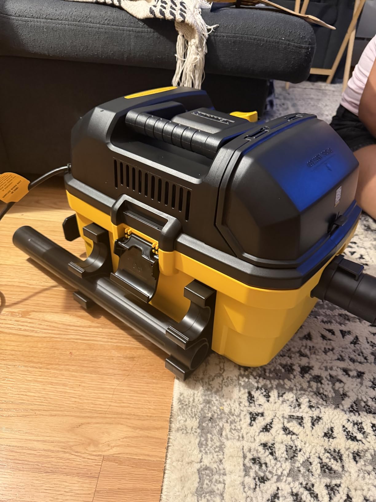 DEWALT 4 Gal. 5.0 HP Poly Wet/Dry Vacuum with Hose and Accessories DXV04T customer photo 1