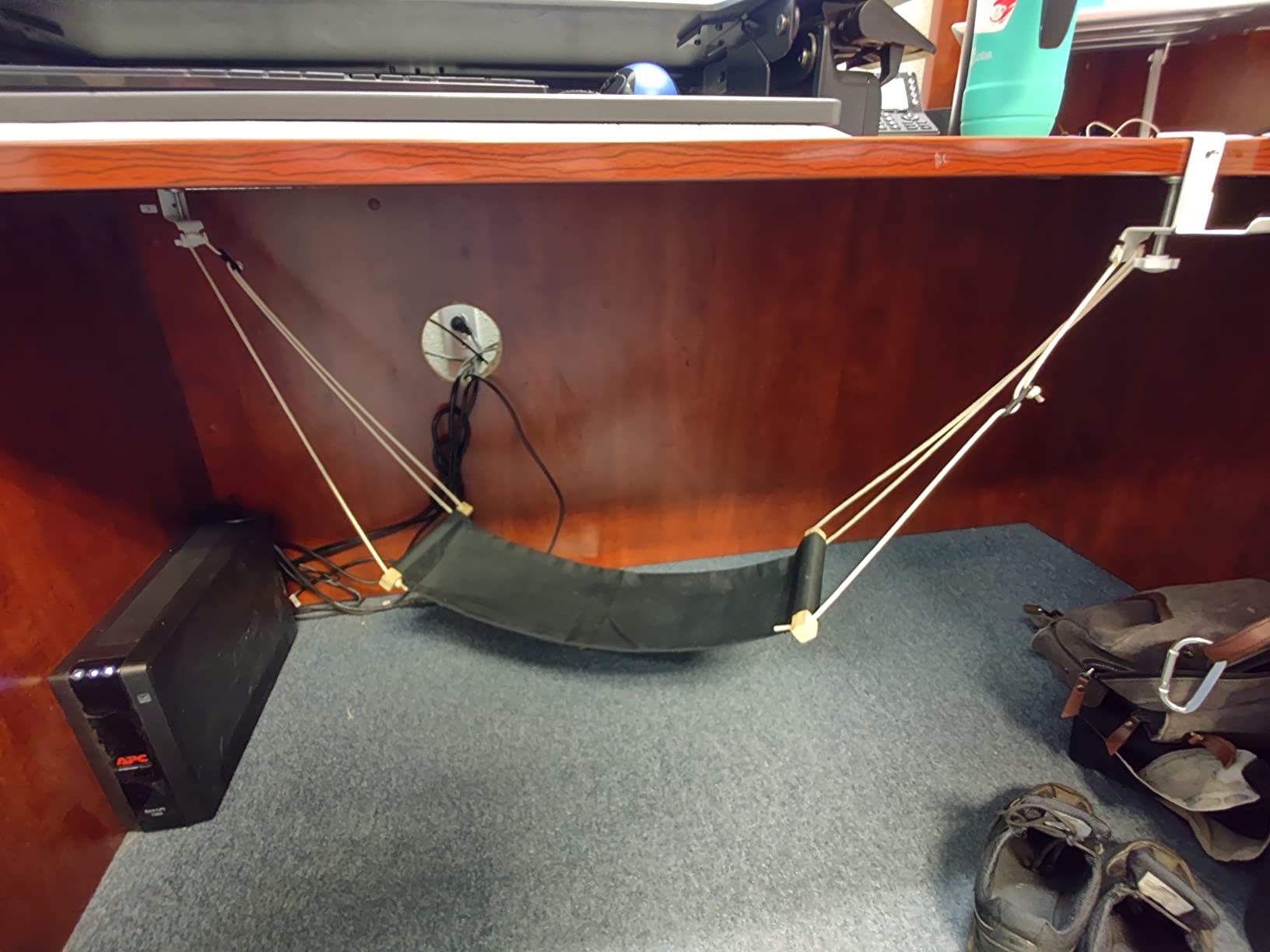 Auoinge Foot Hammock Under Desk FootRest | Adjustable Office Foot Rest Under Desk | Portable Desk Foot Hammock with Headphone Holder customer photo 2