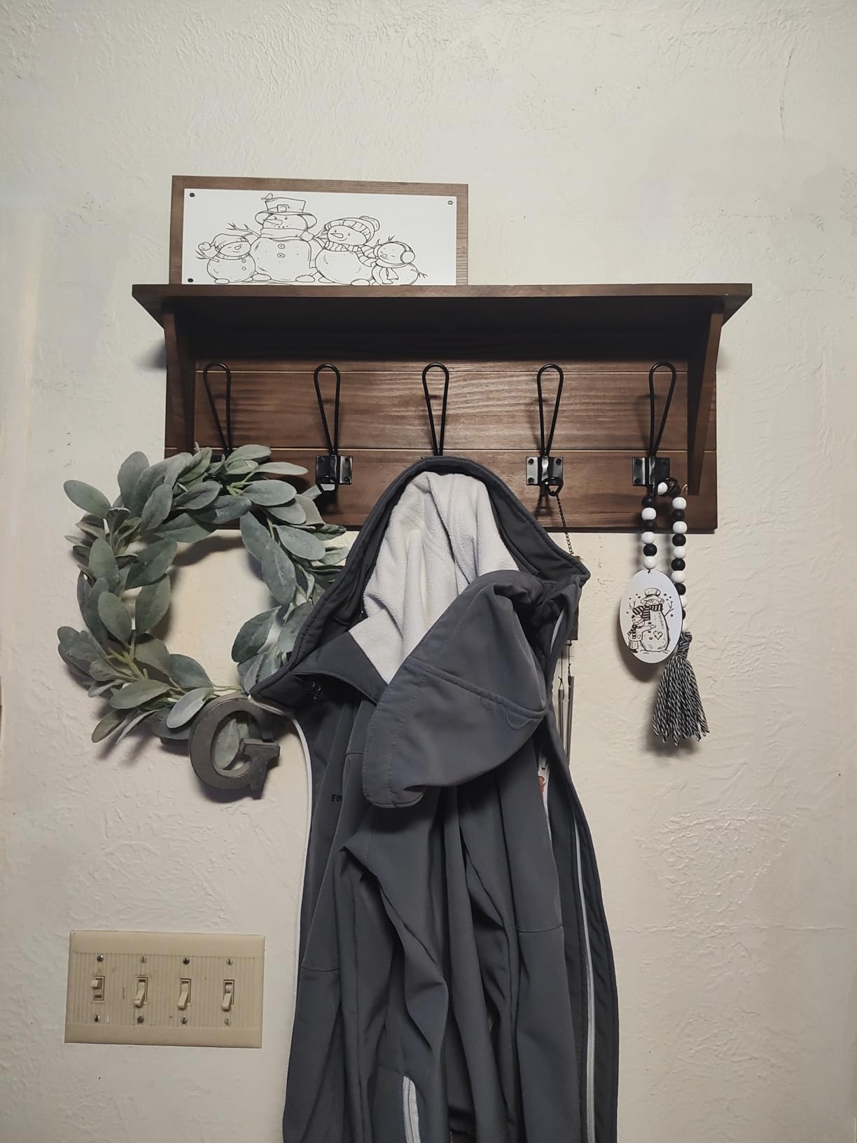 HBCY Creations Rustic Brown Solid Wood Wall Mounted Coat Rack with Shelf, 5 Hooks, 24