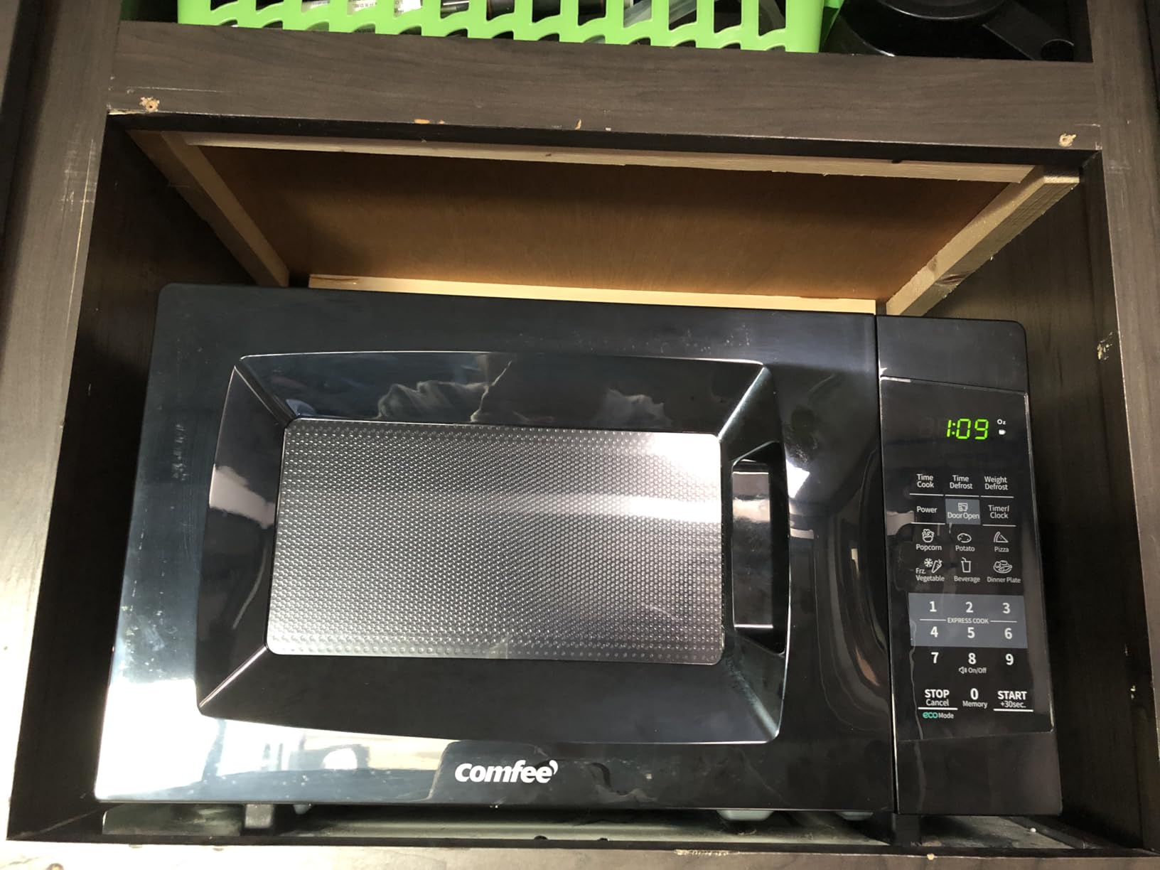 COMFEE' Countertop Microwave Oven, 0.7 Cu.Ft, 700W, Black, ECO Mode customer photo 1