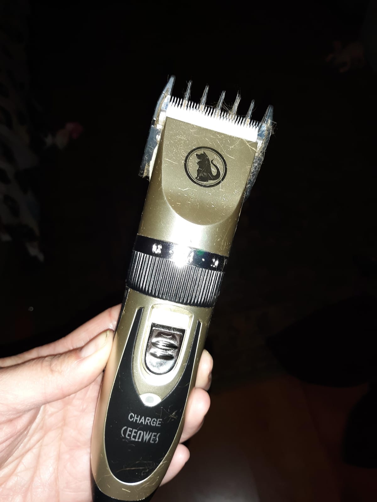 Ceenwes Dog Clippers Low Noise Pet Clippers Rechargeable Trimmer Cordless Grooming Tool Professional Dog Hair Trimmer with Comb Guides Scissors for Dogs Cats & Others（Gold） customer photo 1