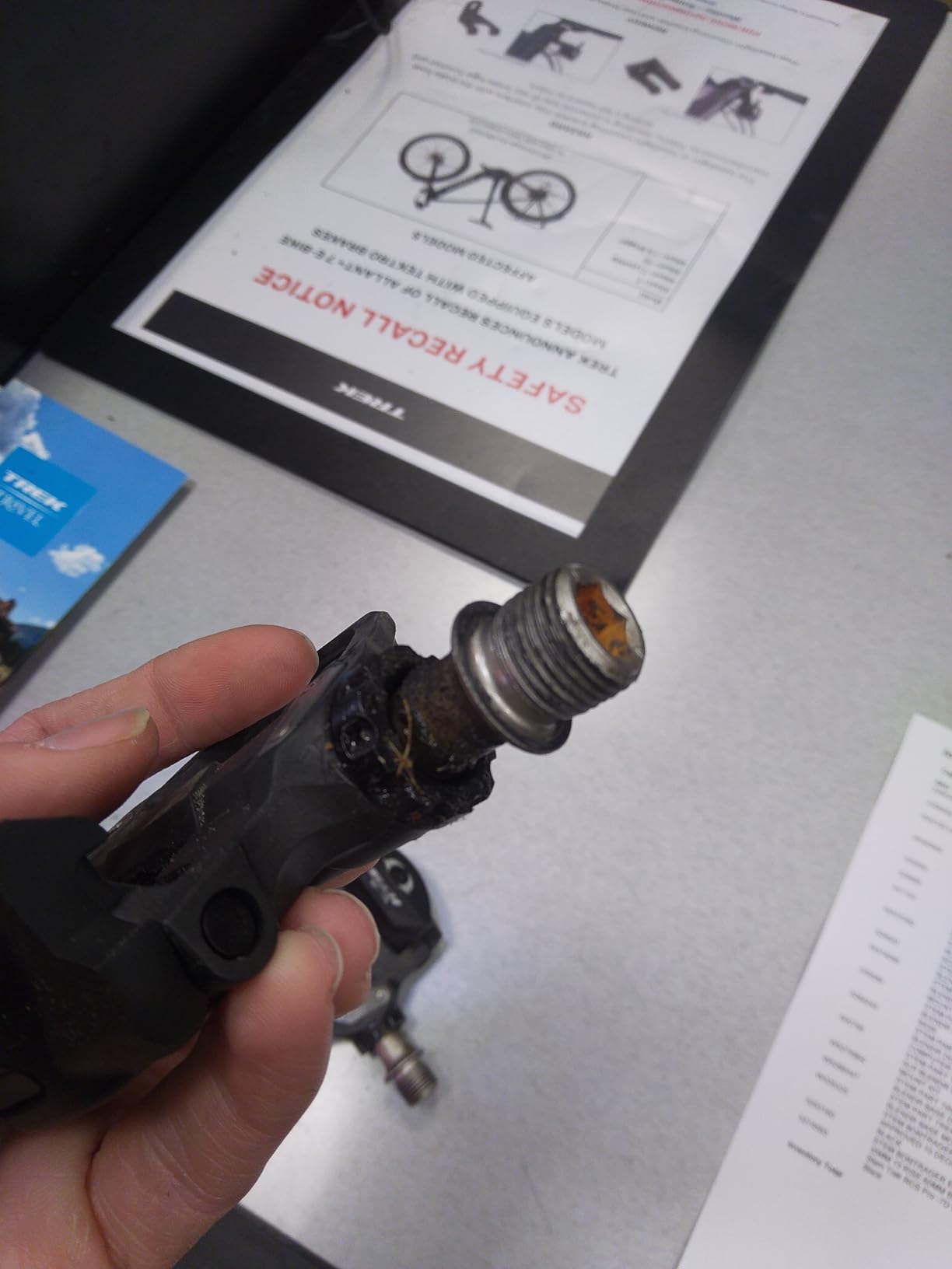 SHIMANO 105 PD-R7000 Performance Road Bike Pedal customer photo 2