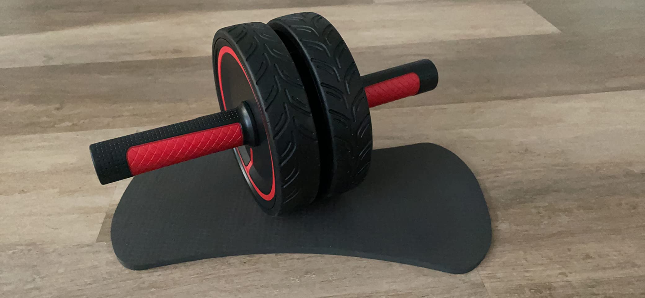 READAEER Ab Roller Wheel, Heavy Duty Workout Equipment for Home Gym, Professional Metal Handle with Rubber Surface Abdominal Exercise Wheel for Strength Training, Ab Wheel with Knee Pad customer photo 1