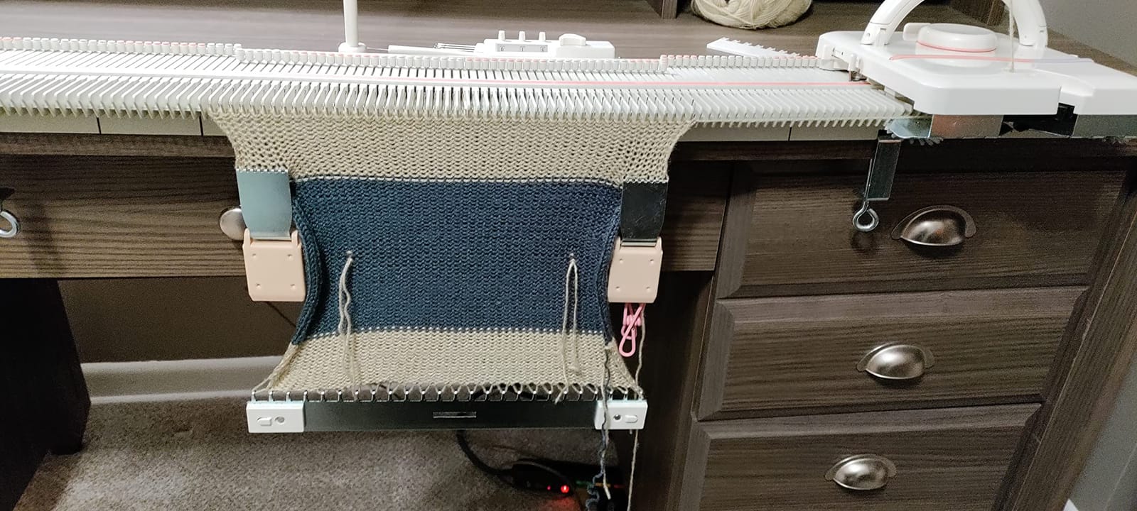 LK150 6.5mm Mid Gauge Plastic Domestic Knitting Machine Includes Yarn Needles Accessories for Adults/Kids customer photo 1
