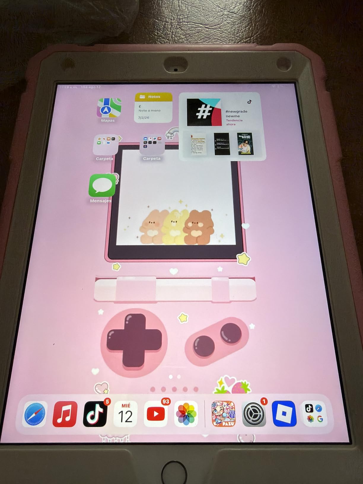 2018 Apple iPad (WiFi, 128GB) Space Gray (Renewed) customer photo 1