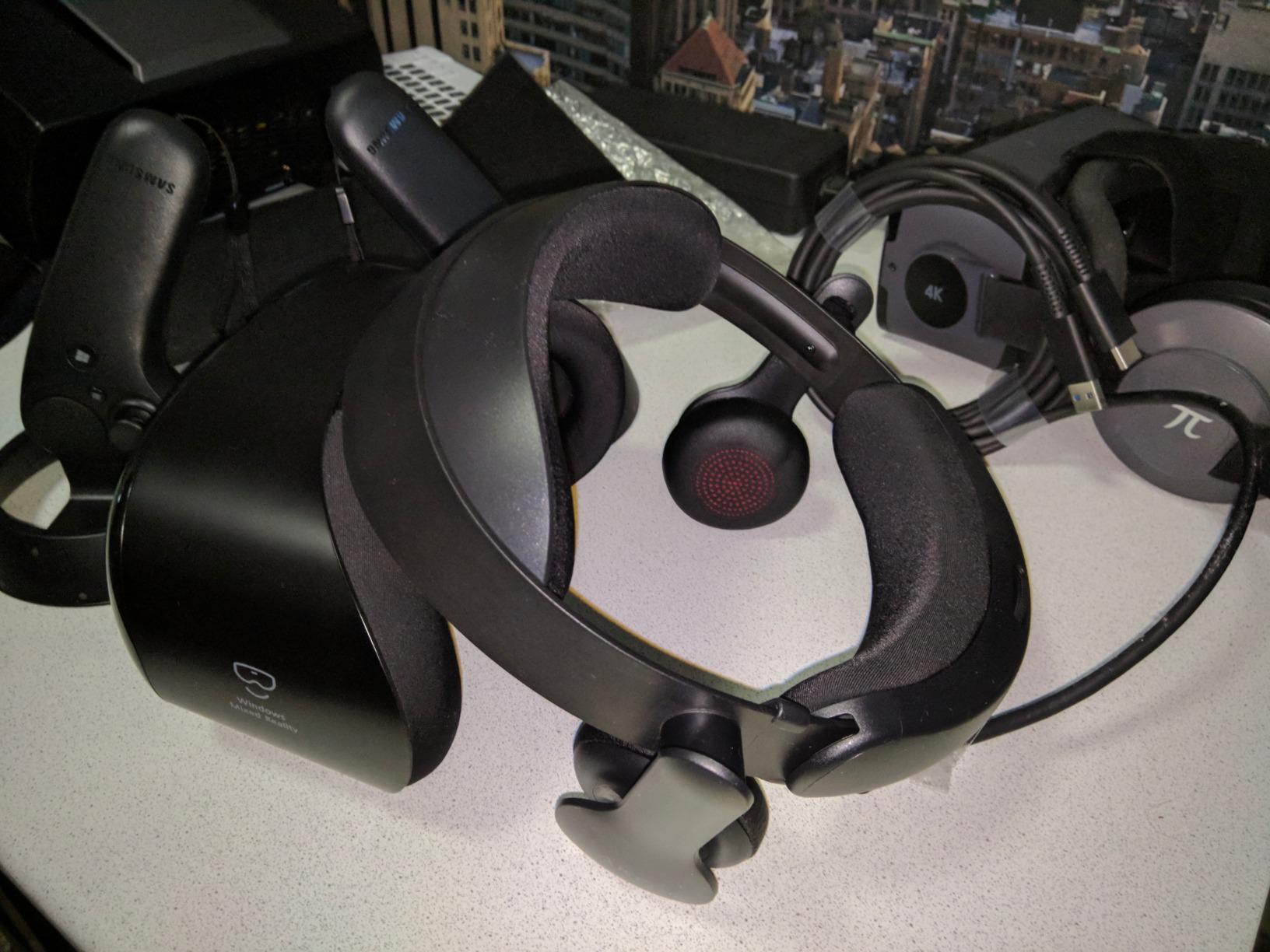 SAMSUNG HMD Odyssey+ Windows Mixed Reality Headset with 2 Wireless Controllers 3.5