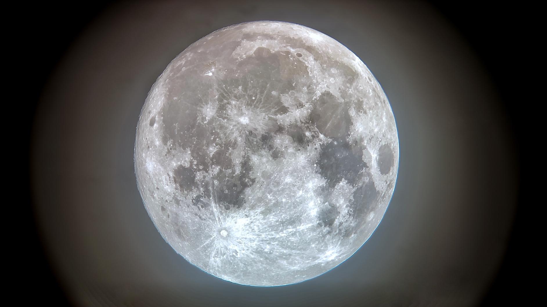 Celestron Travel Scope 80mm Telescope Kit with Backpack, Smartphone Adapter customer photo 1