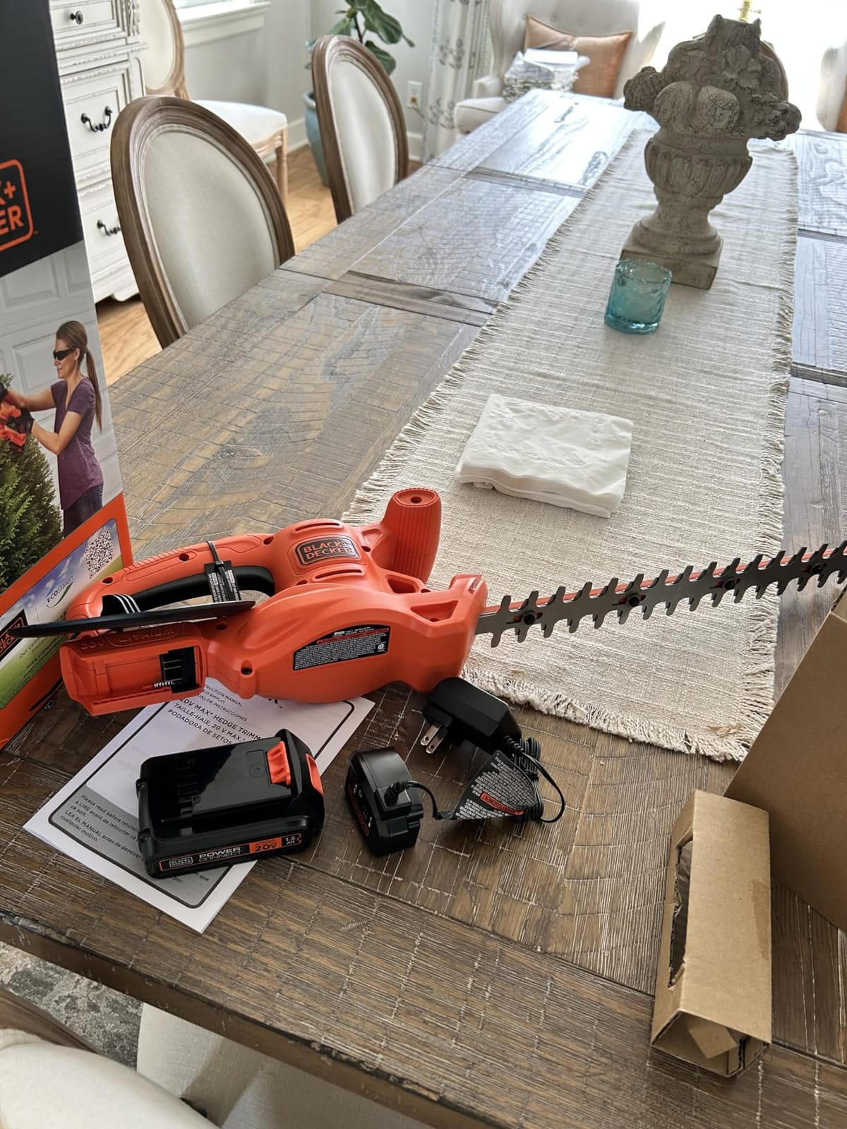 BLACK+DECKER 20V MAX Hedge Trimmer Cordless, 18 inch Blade, (1) Battery and Charger Included, Light Weight Reduced Vibration, Bush Trimmer Hedger (LHT218C1) customer photo 1